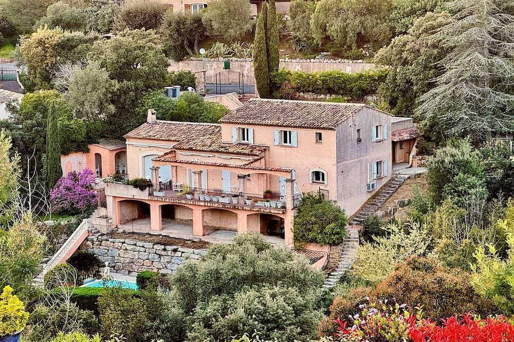 Seaside Villa With Pool - Perfect For Family & Friends 1