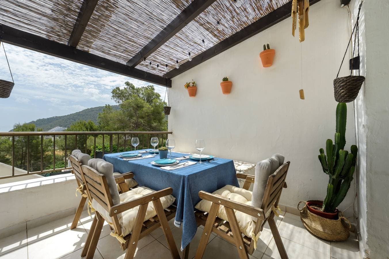 Foto 2 von 25: Ferienhaus "Casita en Cala Llonga" mit Meerblick, Gemeinschaftsgarten & Pool