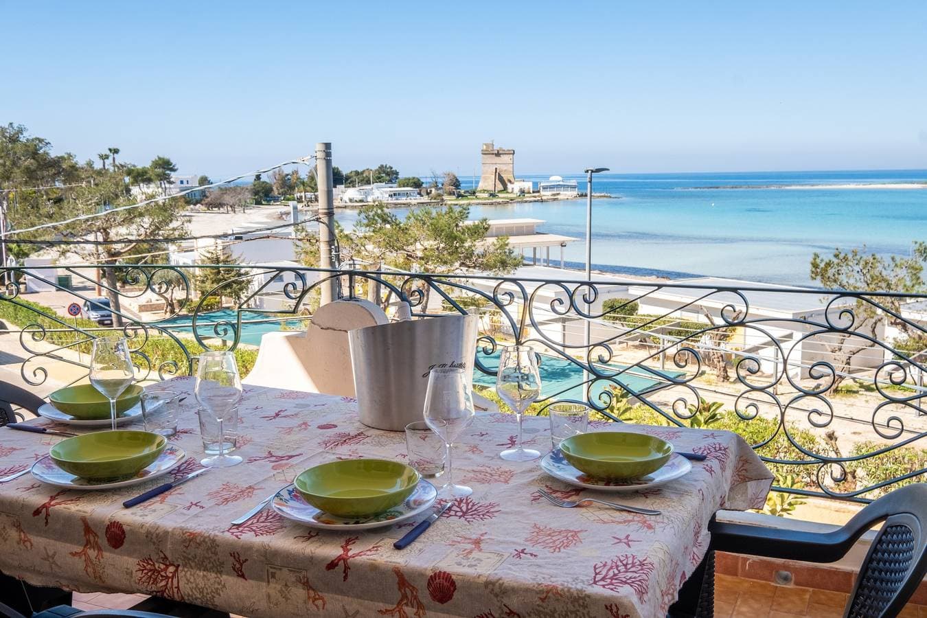 Foto 2 von 27: Ferienhaus 'Villa Gaudì - Güell' mit Meerblick, WLAN und Klimaanlage