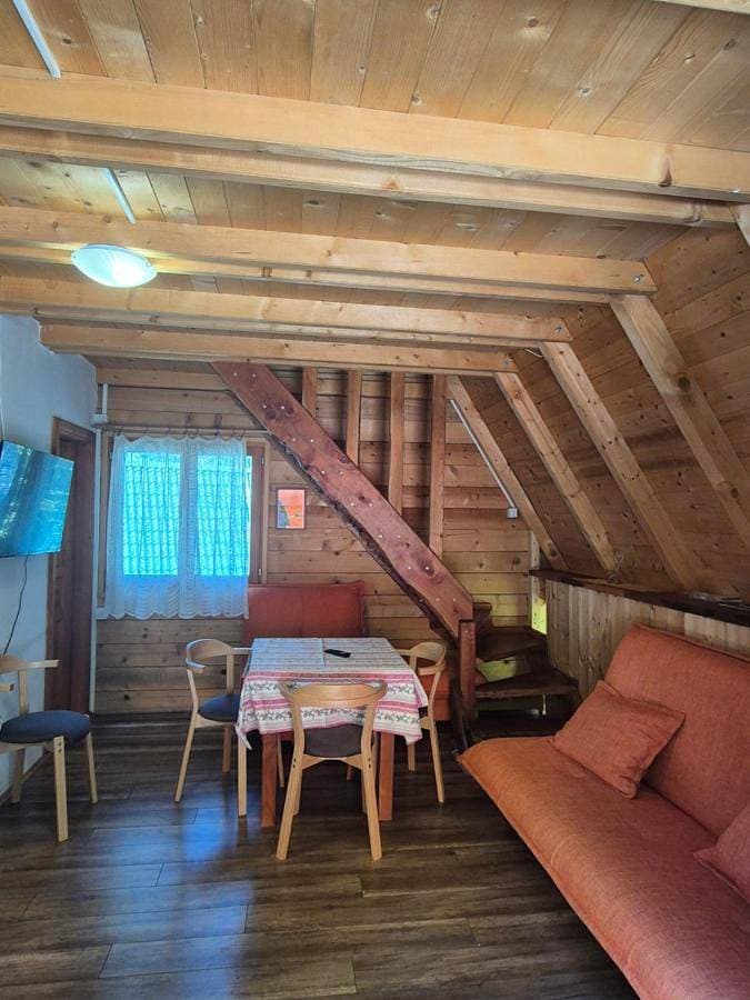Foto 3 von 29: One-Bedroom Apartment with Balcony and Mountain View