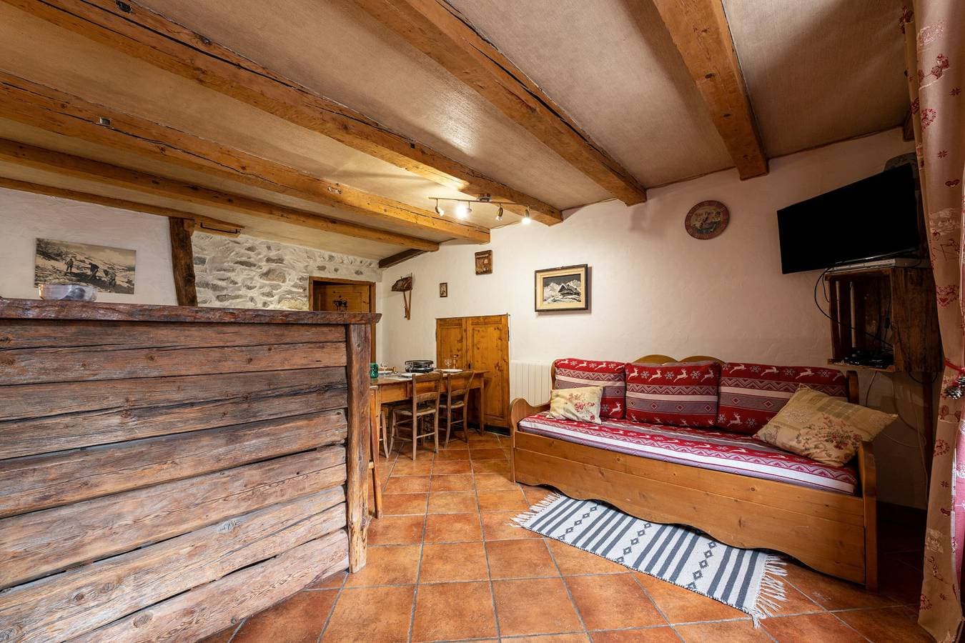 Foto 2 von 23: Einzimmerapartment "2-4 Personen" mit Bergblick, privater Terrasse und WLAN
