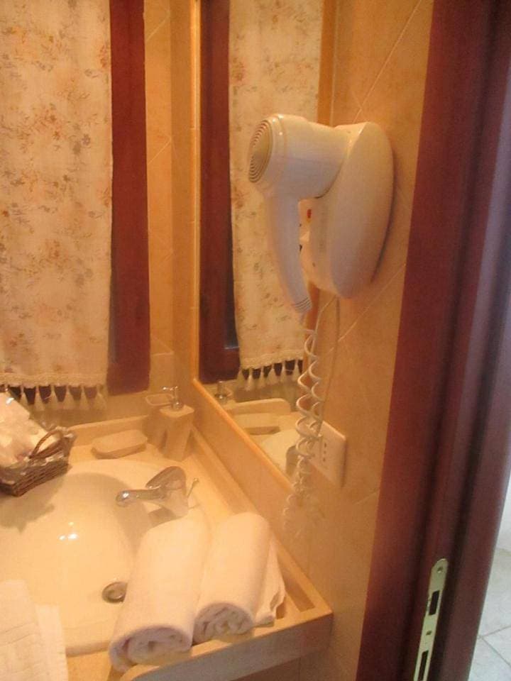 Foto 7 von 17: Double or Twin Room with Private Bathroom