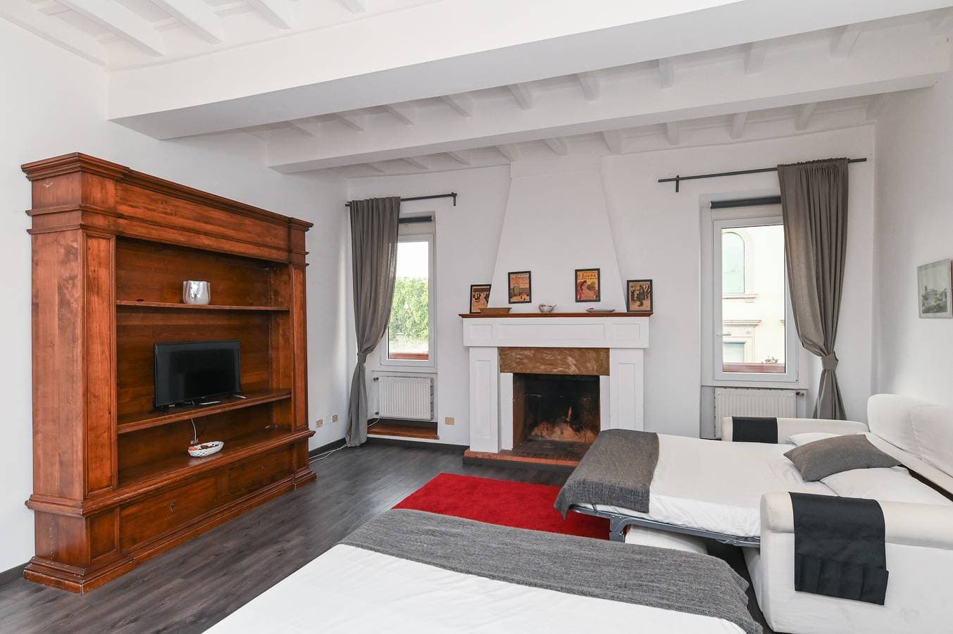 Gorgeous Trastevere Loft On The River 1