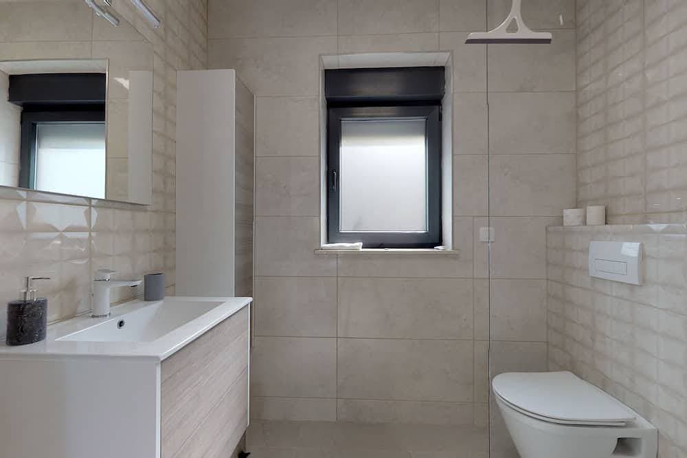 Foto 3 von 10: 2 Bed House - Sleeps 4 - Garden - Parking