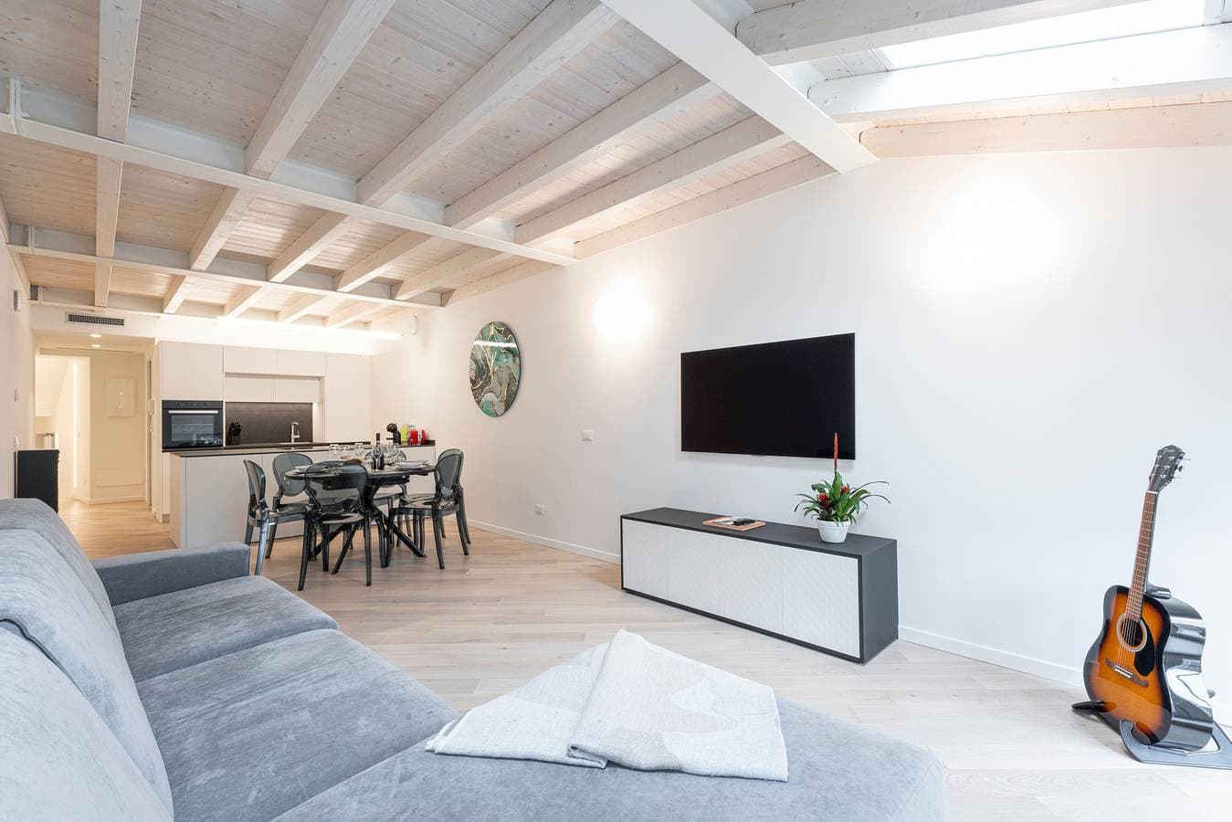 Foto 6 von 30: Ferienwohnung 'Flat 5' mit Seeblick, WLAN und Klimaanlage