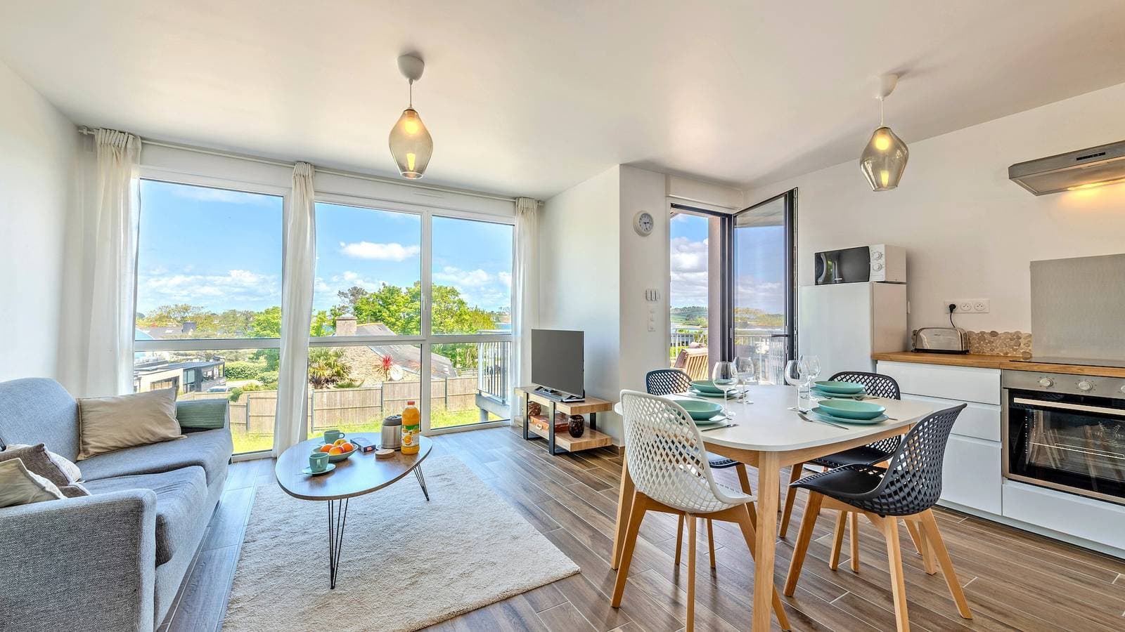 Foto 5 von 26: Ferienwohnung 'Les Terrasses De La Palud' mit Meerblick und privater Terrasse