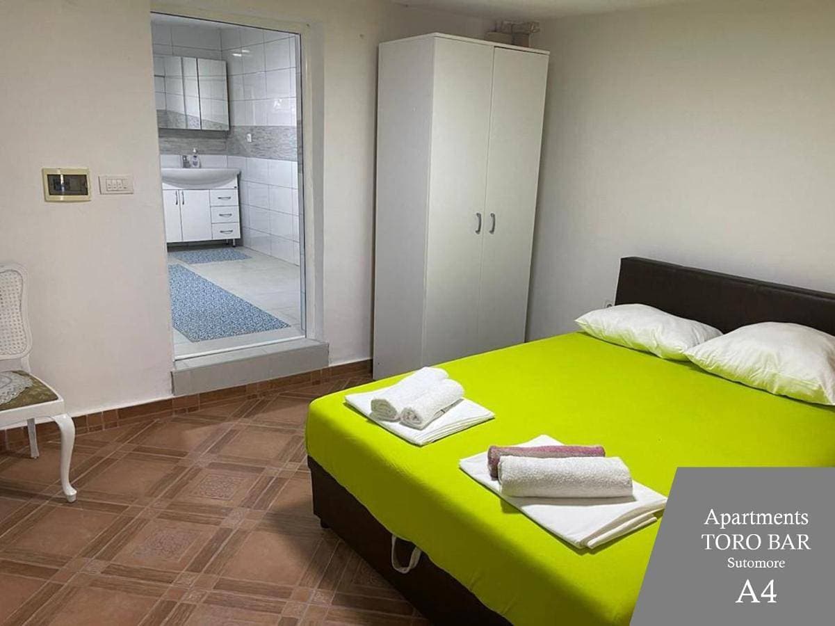 Foto 5 von 10: Double Room with Private Bathroom