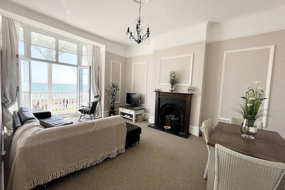 Stunning Sea Front Apartment 1