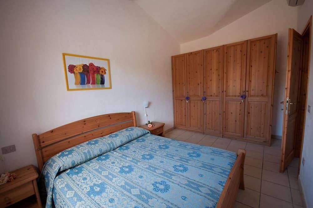 Foto 4 von 30: Ferienwohnung mit Blick auf das Meer in einem  Wohnkomplex mit Swimmingpool