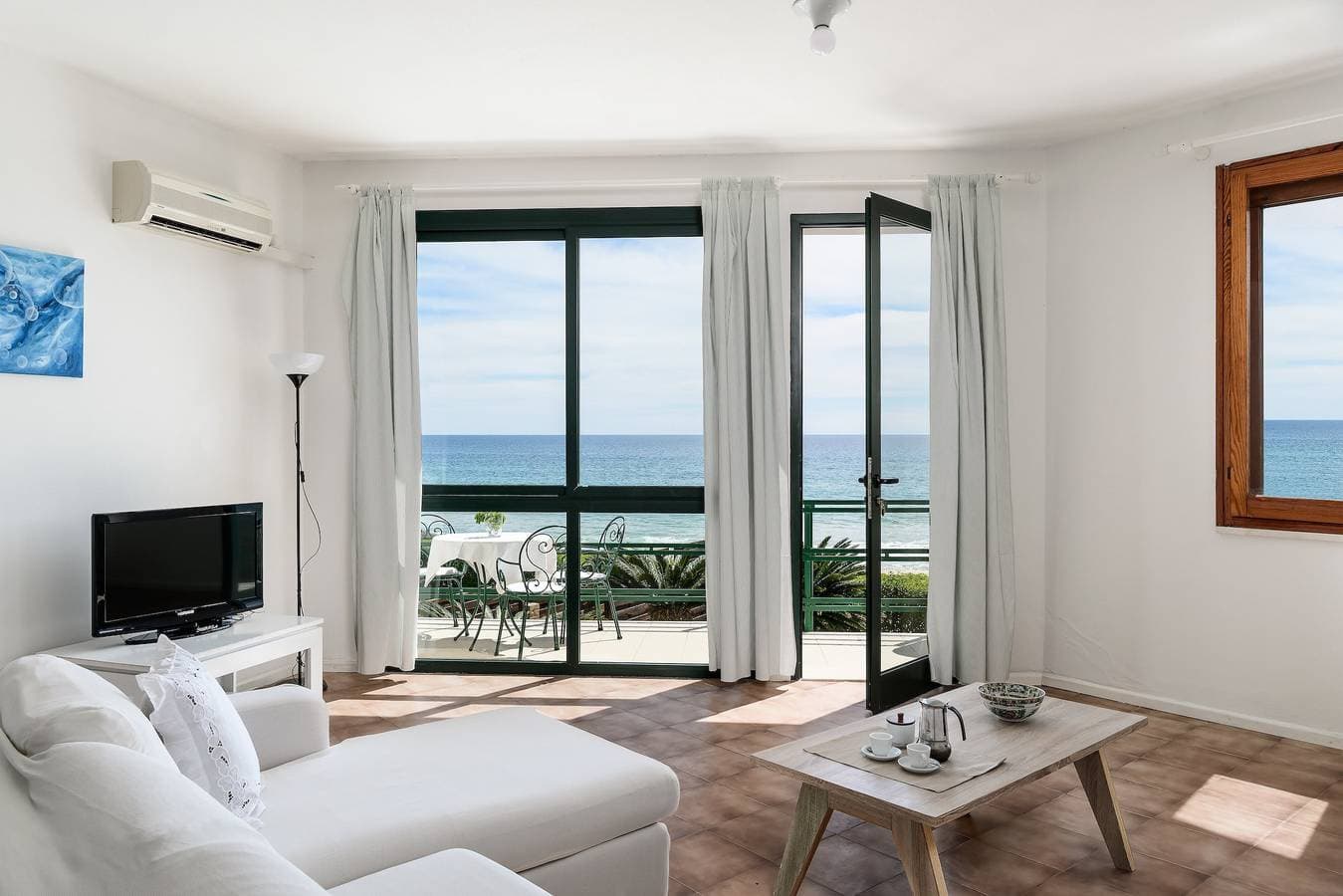 Foto 4 von 28: Villa 'Massidda' mit Meerblick, WLAN und Klimaanlage