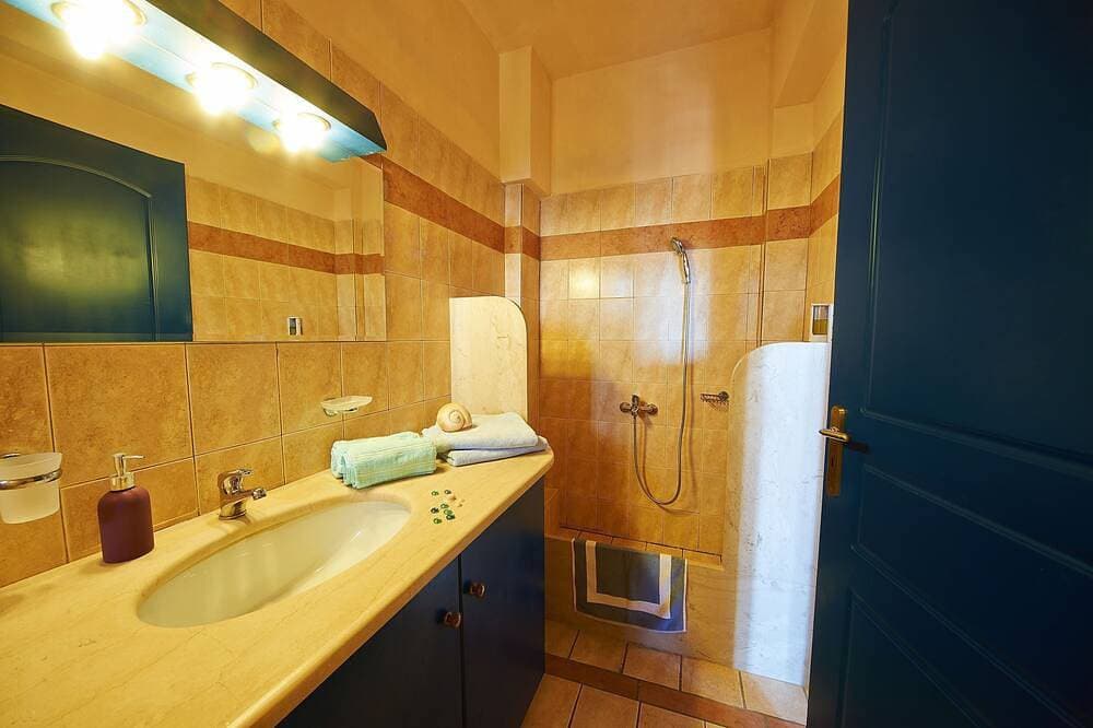 Foto 4 von 12: Villas Cavo Marathia - Studio mit Panorama-Meerblick und Pool in Traumlage