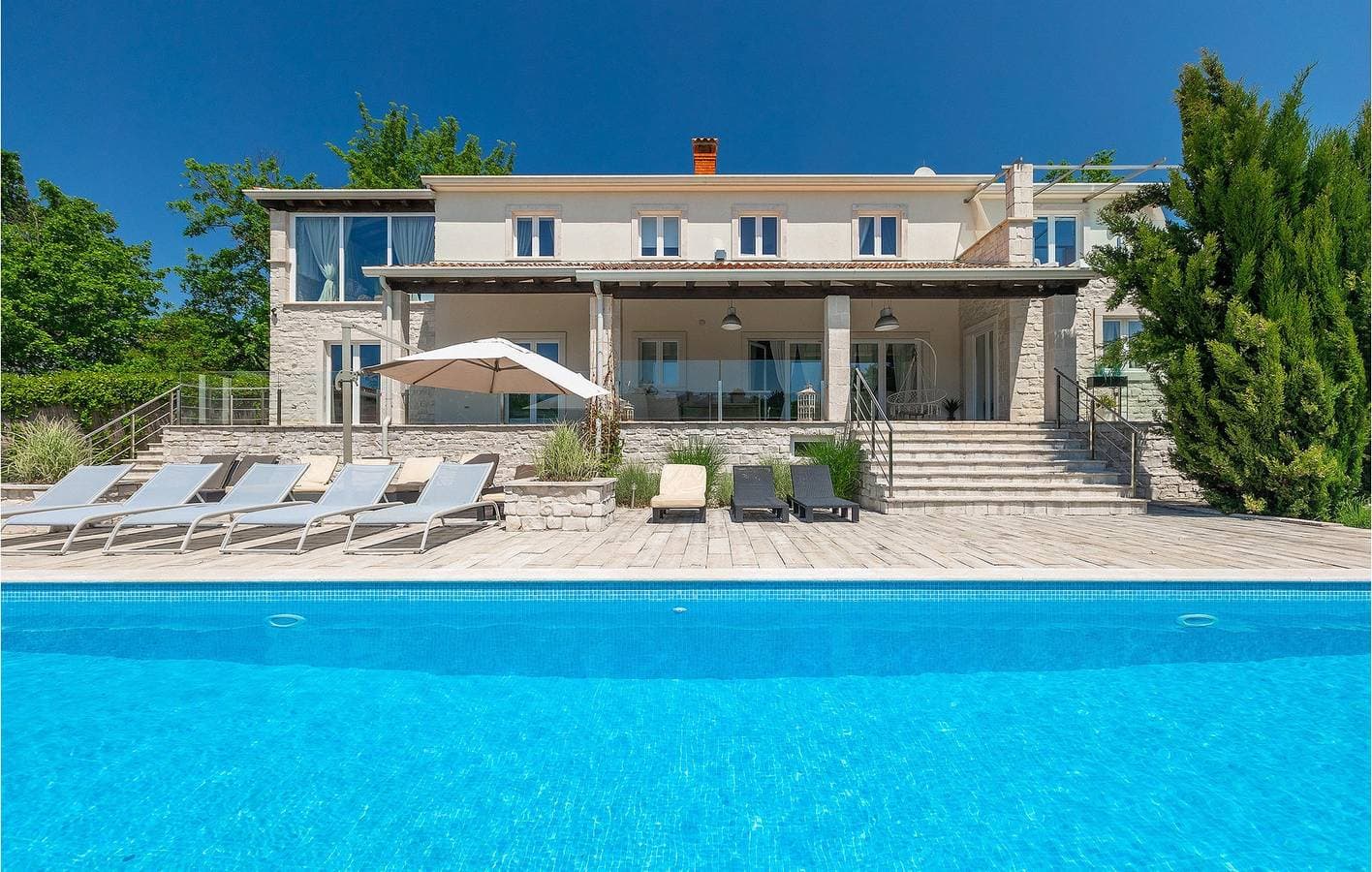 Foto 4 von 60: Gemütliche 1-Zimmer-Wohnung mit Pool und WLAN in der Nähe des Restaurants Pčele
