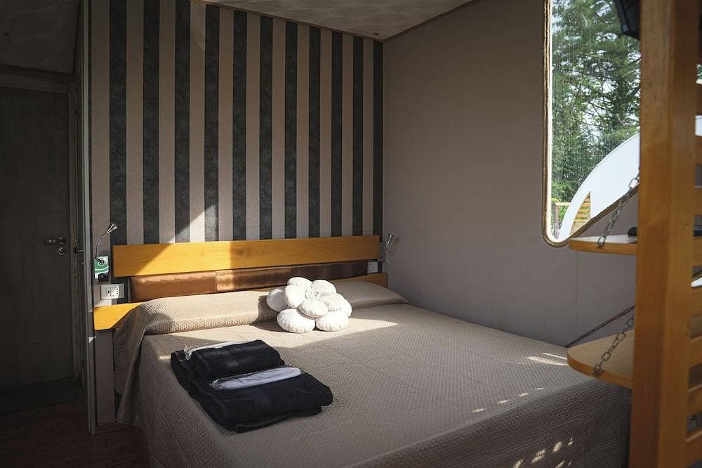 Foto 2 von 10: Floating Dream, Houseboat