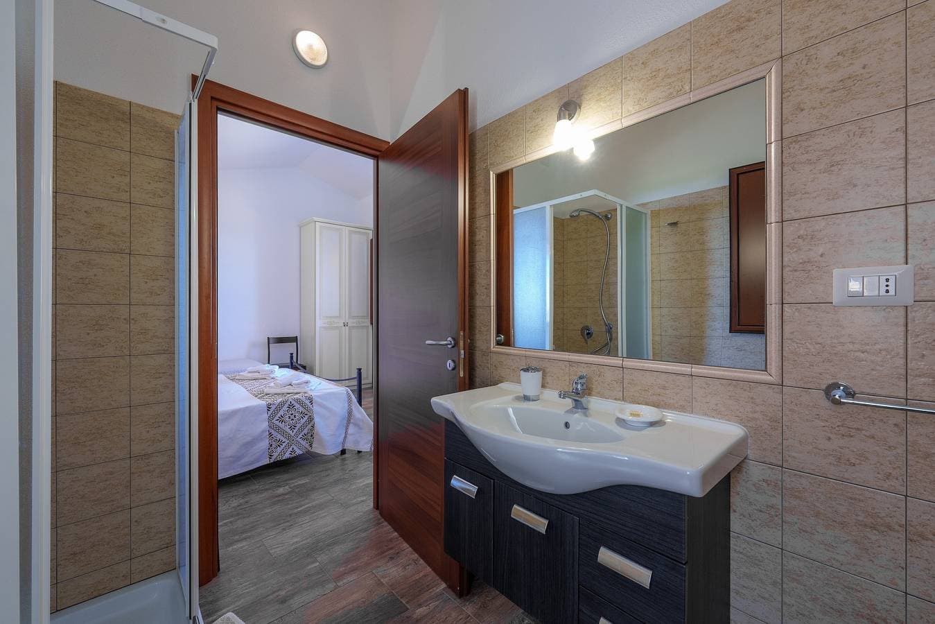 Foto 12 von 28: Ferienapartment "Casa Ginestre" mit Meerblick, Gemeinschaftspool und WLAN