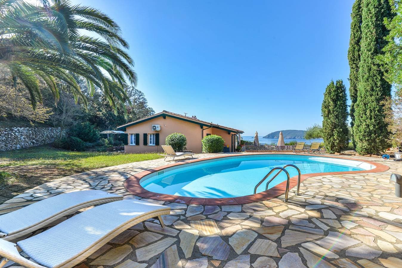 Foto 2 von 45: Villa 'Elba Offsite' mit Meerblick, Wi-Fi und Klimaanlage