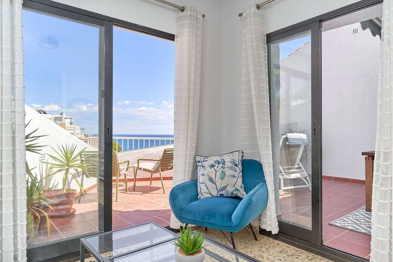 Foto 8 von 32: Ferienwohnung 'Meerblick Nerja' mit gemeinsamem Pool, WLAN und Klimaanlage