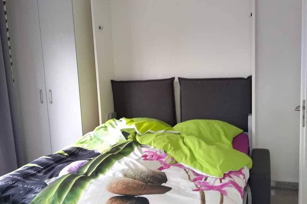 Foto 2 von 10: Moderne helle Ferienwohnung am Bodensee Meersburg See und Bergsicht Urlaub, Hund