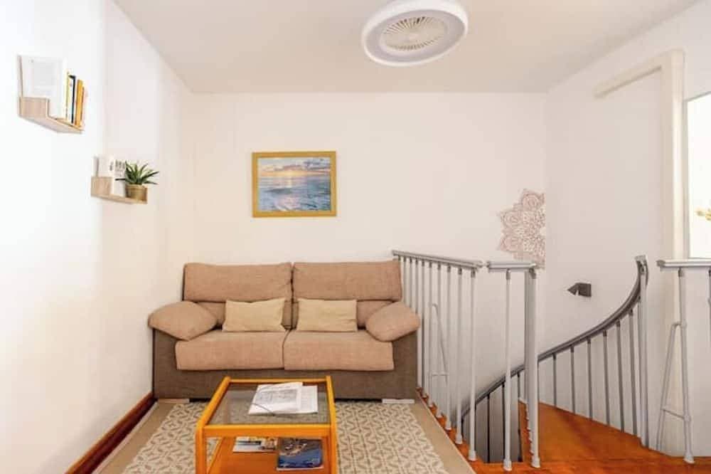 Foto 10 von 30: Cozy duplex apartment steps from the sea. Large terrace