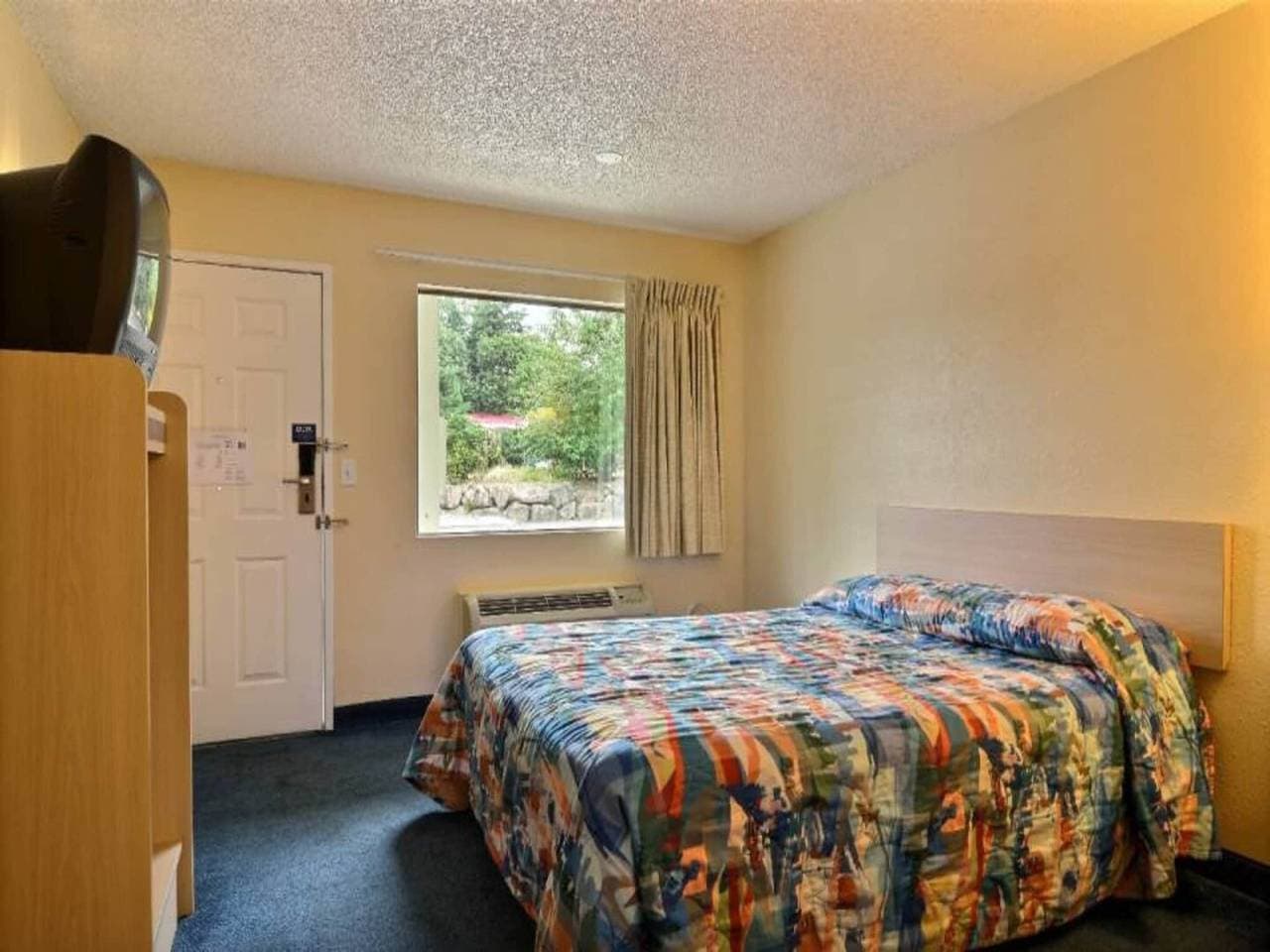 Foto 7 von 39: 1 Queensize-Bett | Kühlschrank, Nichtraucherzimmer
