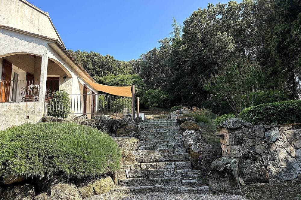 Foto 6 von 30: 2 3* Pool Villas With Panoramic Views Located Between Sea And Mountains