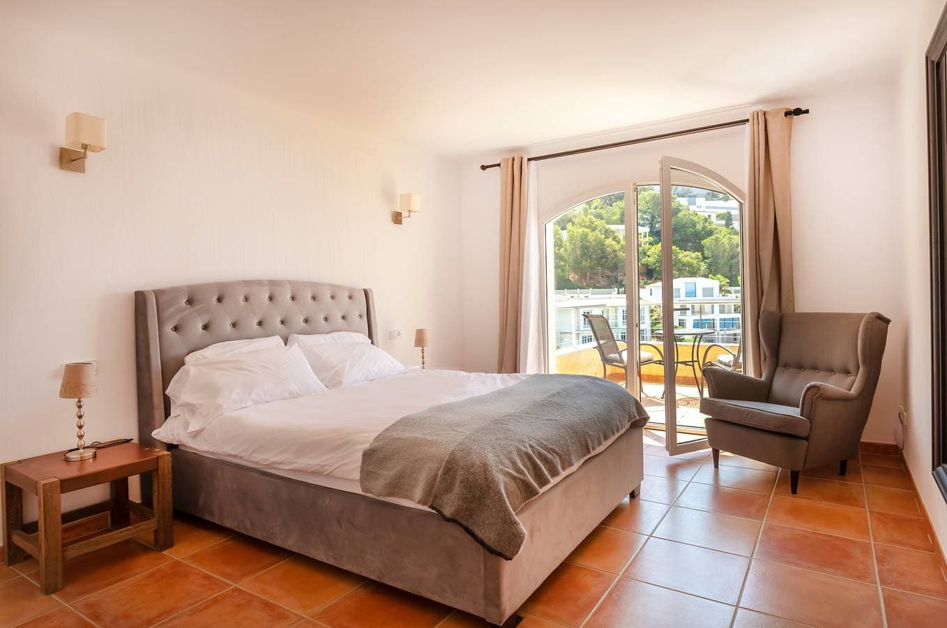 Foto 10 von 24: Villa 'Cala Moragues' mit Pool und Meerblick