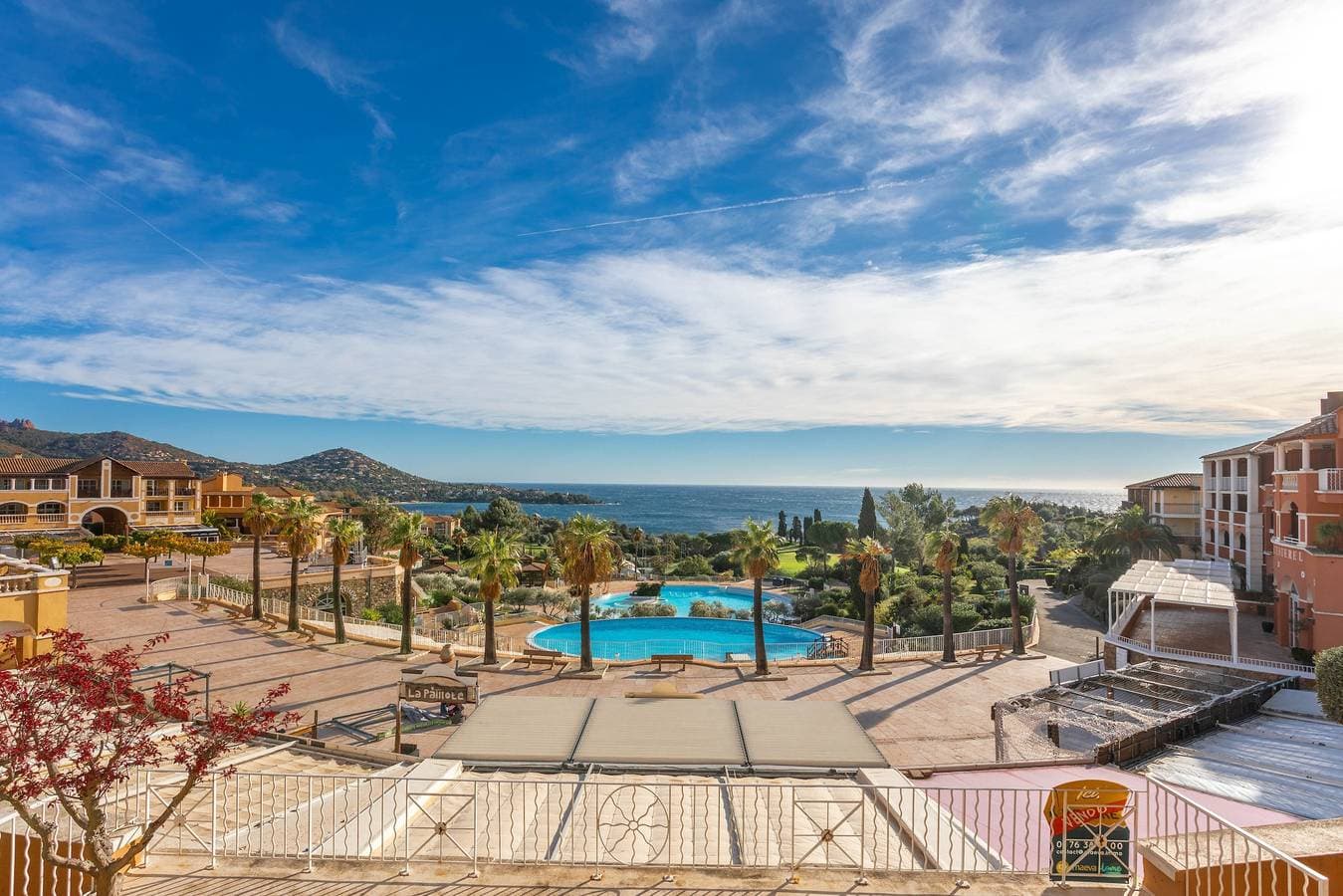 Foto 4 von 25: Appartement 'Cap Esterel St Raphaël' mit Meerblick, Gemeinschaftspool und privater Terrasse