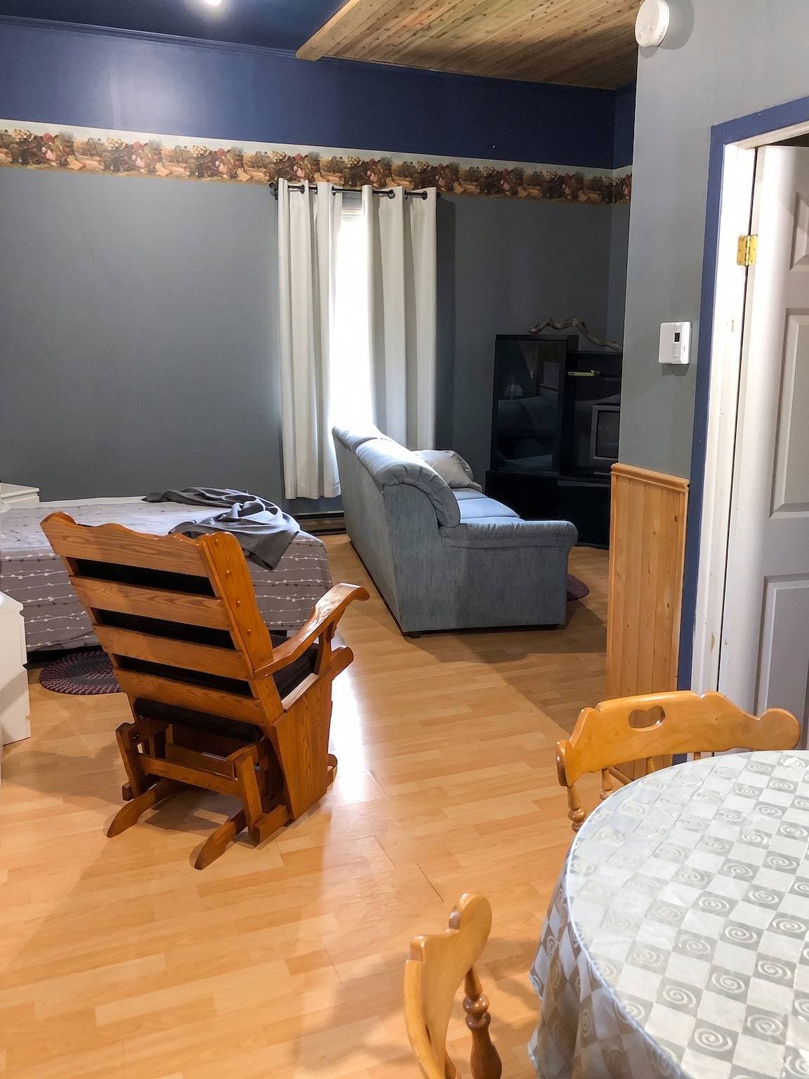 Foto 6 von 11: Gemütliche Wohnung Sainte-Angèle-de-Mérici 80 m² Balkon!