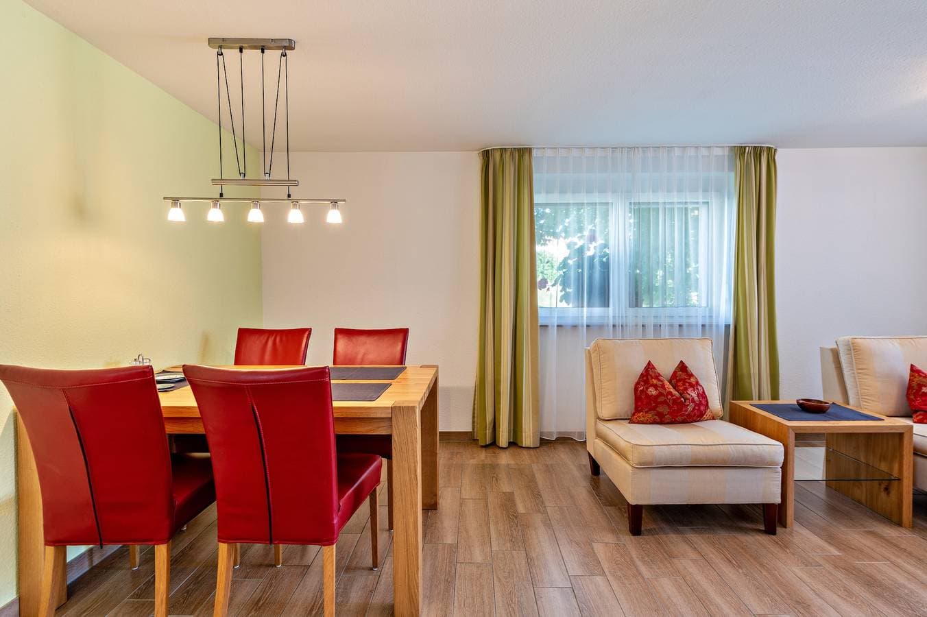 Foto 5 von 26: Ferienwohnung 'Haus Irma' mit Bergblick, Balkon und WLAN