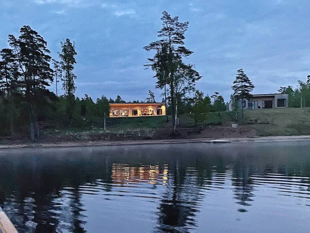 Foto 11 von 42: Geräumige Villa am See mit Sauna