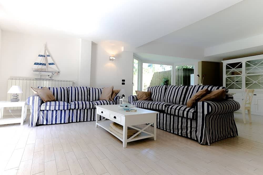 Foto 8 von 29: Schöne exklusive Villa 50 Meter vom See entfernt