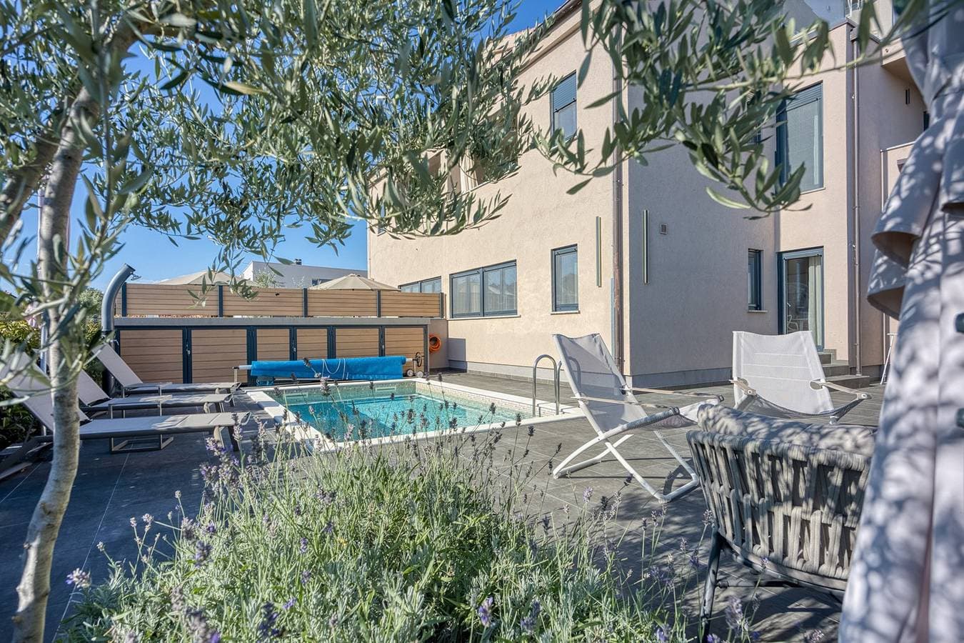 Abrega with private pool 1
