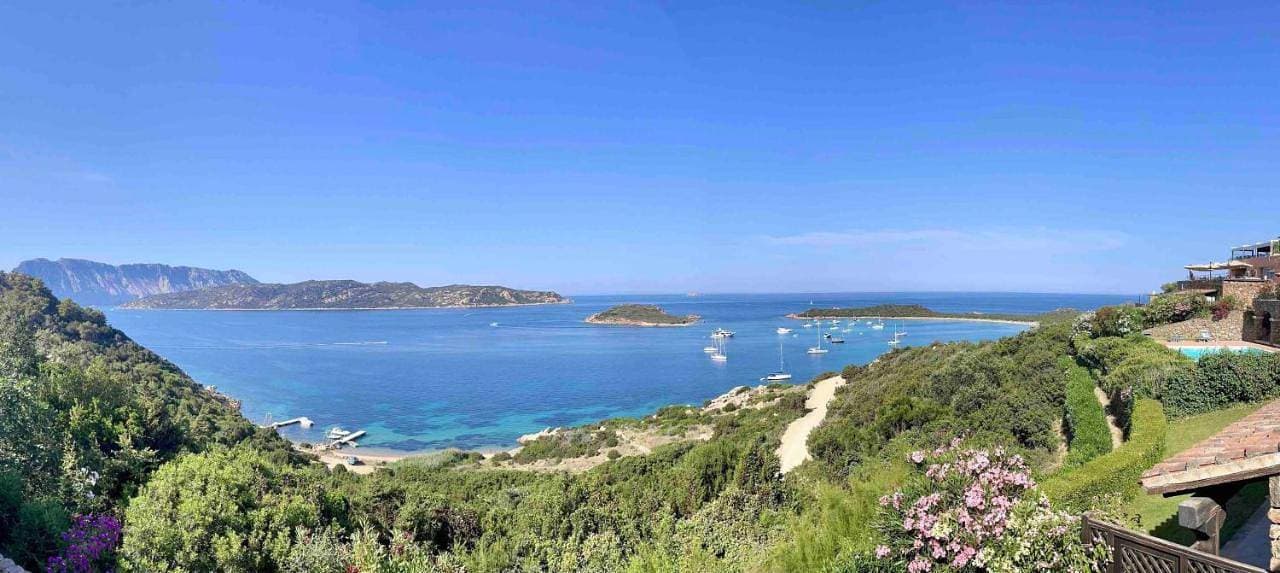 SAN TEODORO PUNTA EST MONOLOCALE CON SOPPALCO VISTA MARE 1