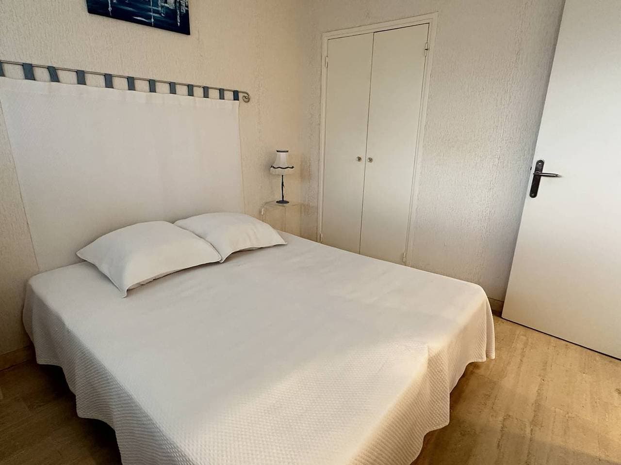 Foto 5 von 19: Geräumige Wohnung mit Terrasse Blick auf den Hafen, Parkplatz inklusive
