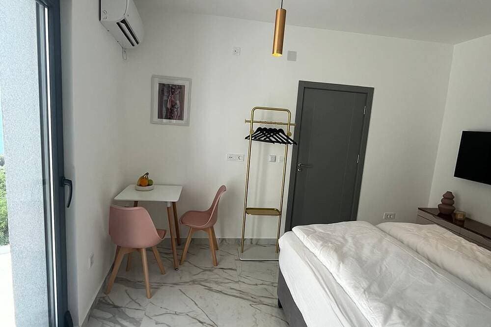 Foto 2 von 14: Zauberhafte  Apartment mit Meerblick in der Bucht von Kotor
