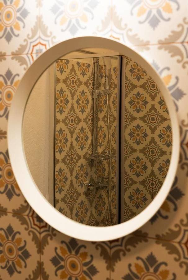 Foto 4 von 13: Twin Room with Private Bathroom