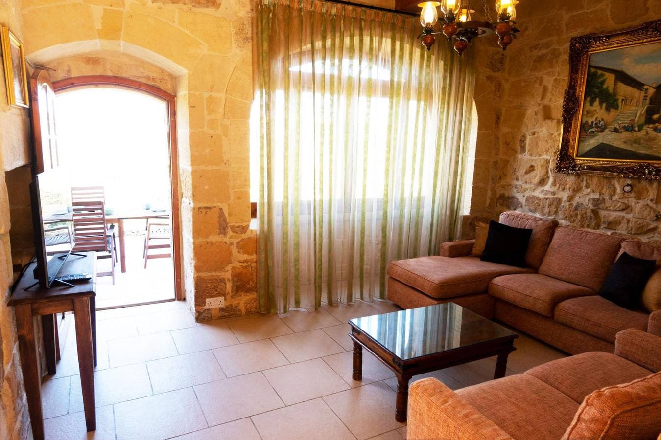 Foto 4 von 21: Villeleynah Amazing Gozitan Villa + Pool