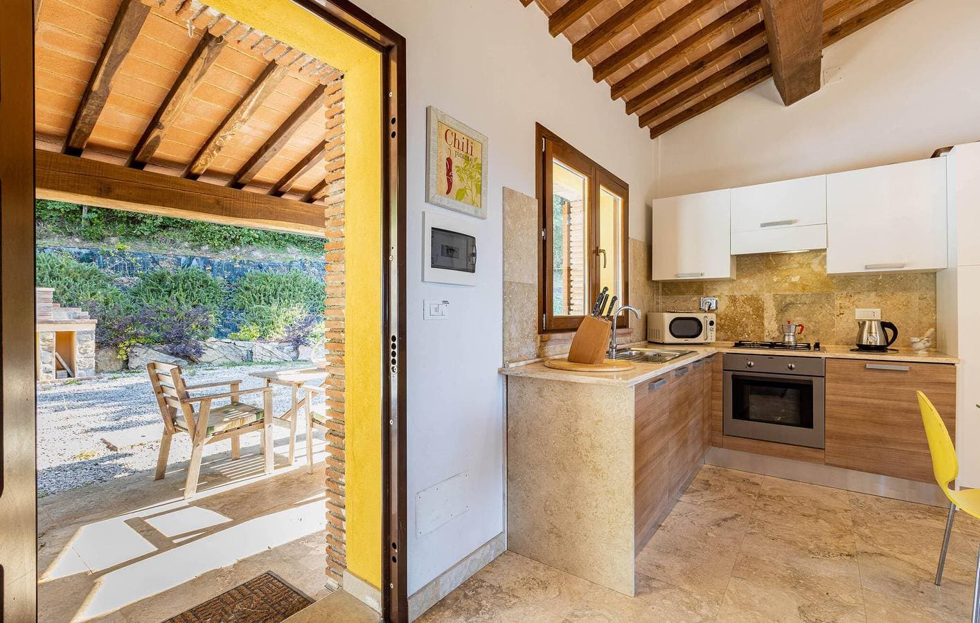 Foto 8 von 35: Geräumige Wohnung mit Pool und Parkplatz, 2 km von Monteverdi Marittimo entfernt