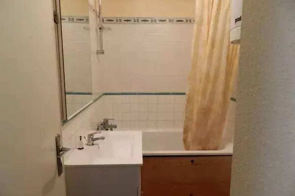 Foto 3 von 9: Residence Neves 2 - Studio for 4 People