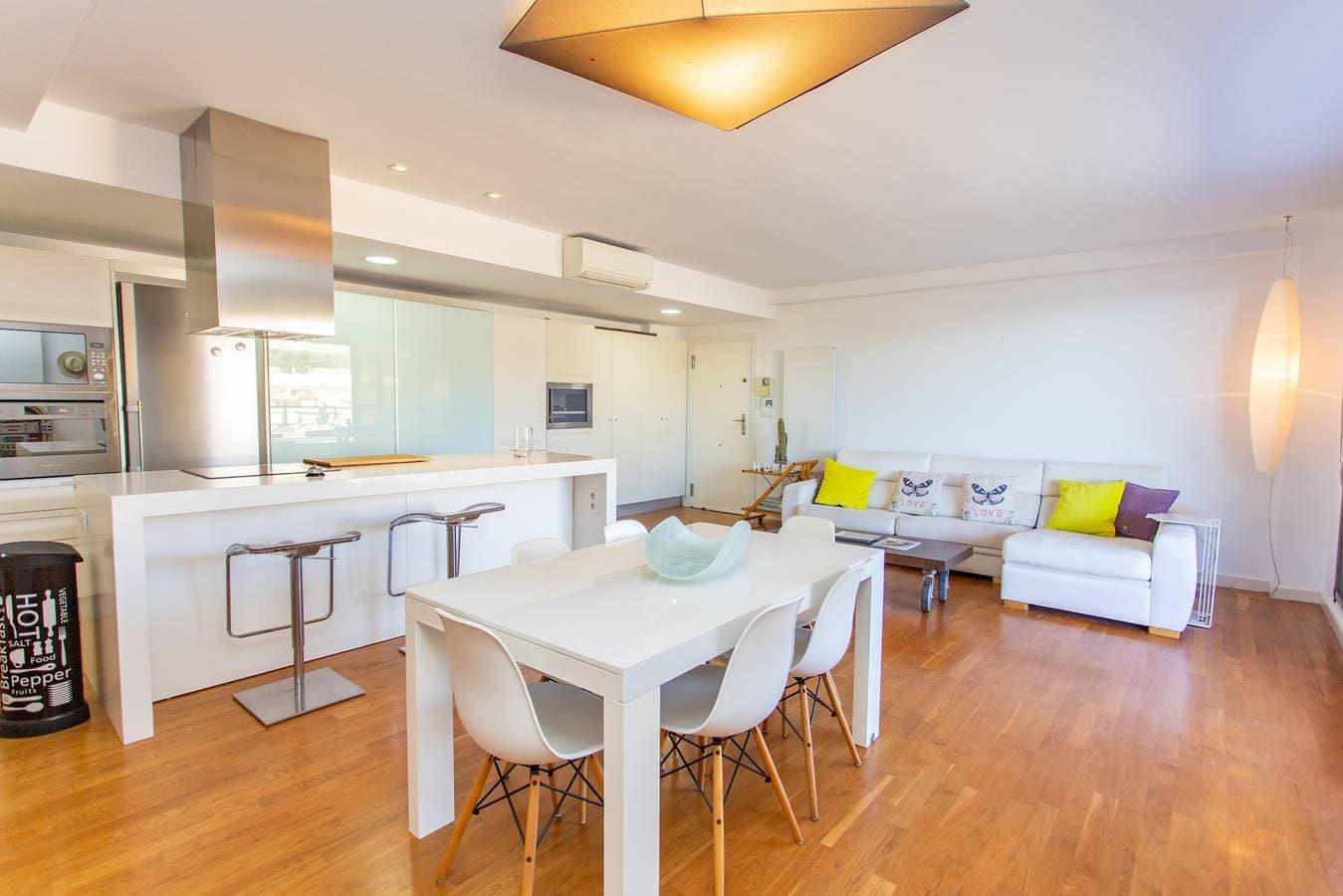 Foto 3 von 80: Ferienwohnung für 6 Personen mit Terrasse
