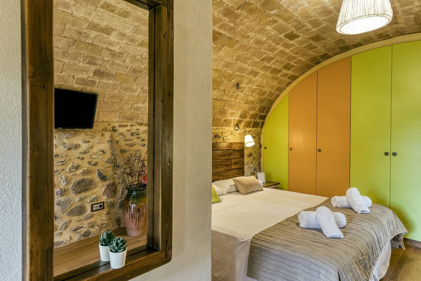 Foto 8 von 40: Ferienhaus "Can Cortada" mit Bergblick, privater Terrasse und WLAN