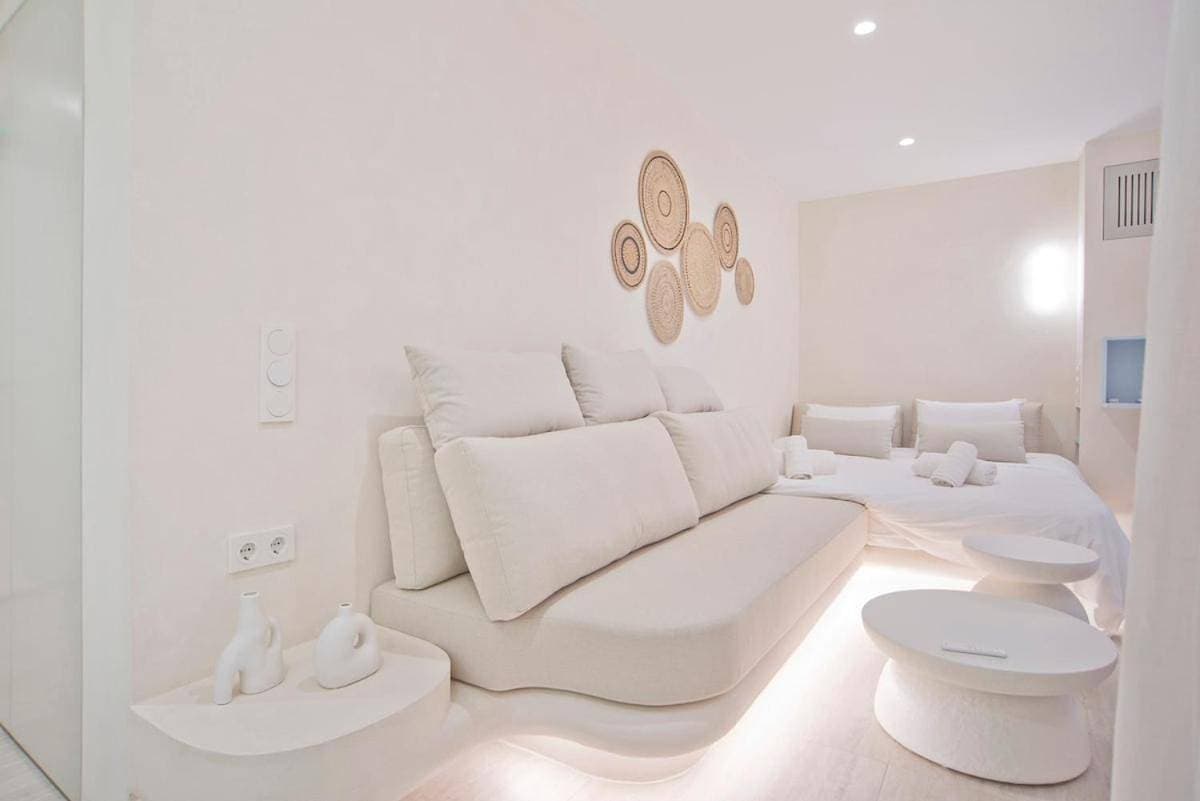 Radiant Voula Studio, a stone's throw from the Sea 1