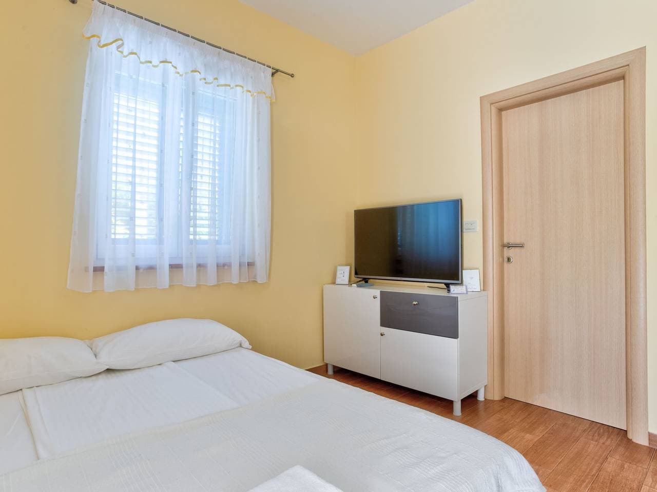 Foto 10 von 48: Moderne Ferienwohnung mit Terrasse nah am Strand
