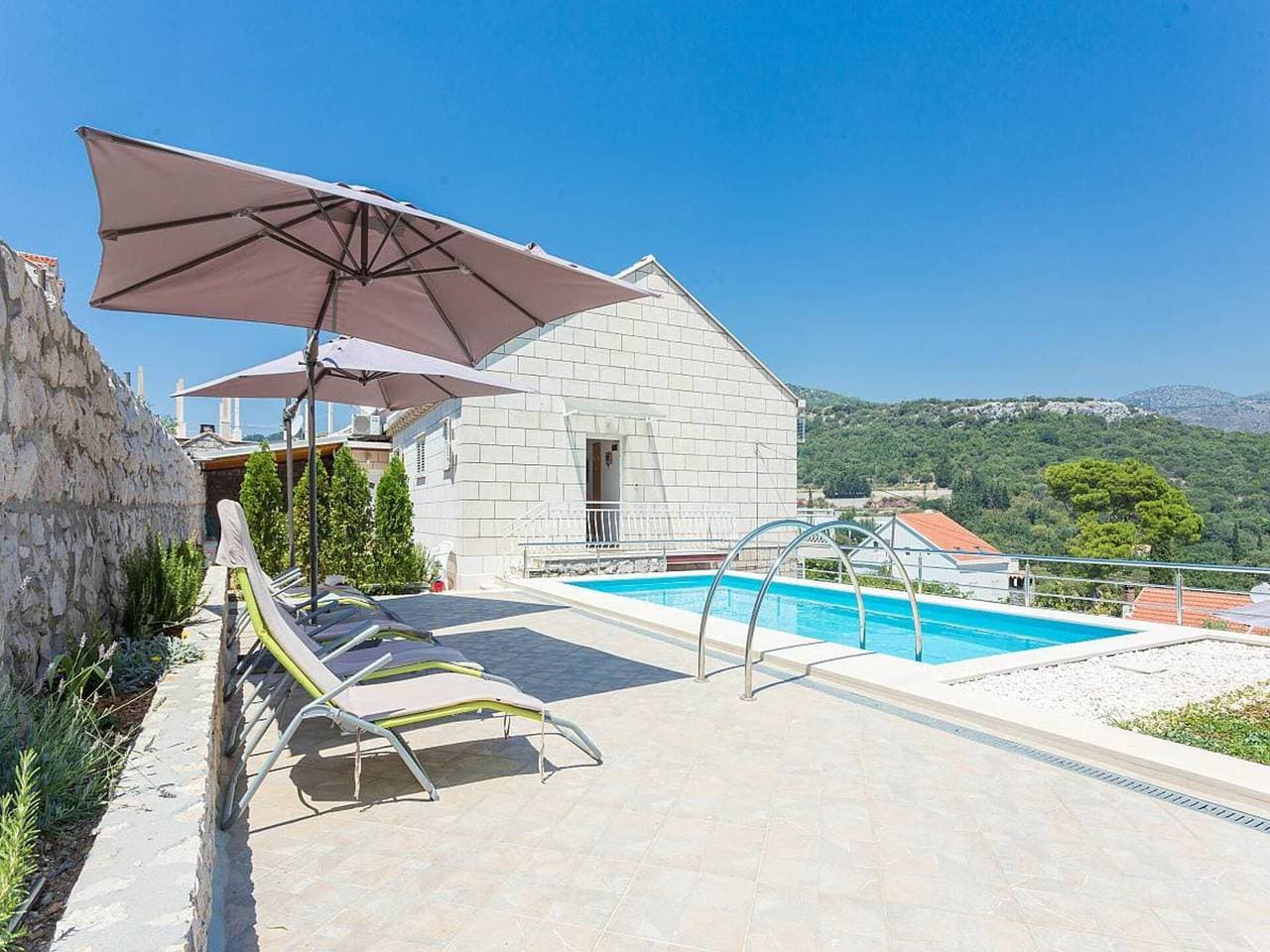 Romantic apartment Marko for 2 with pool and grill 1