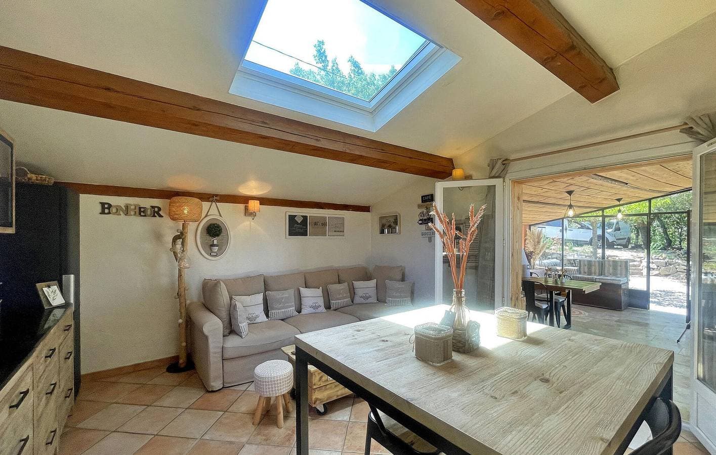Foto 10 von 23: Geräumige Wohnung mit Pool & Flussblick!