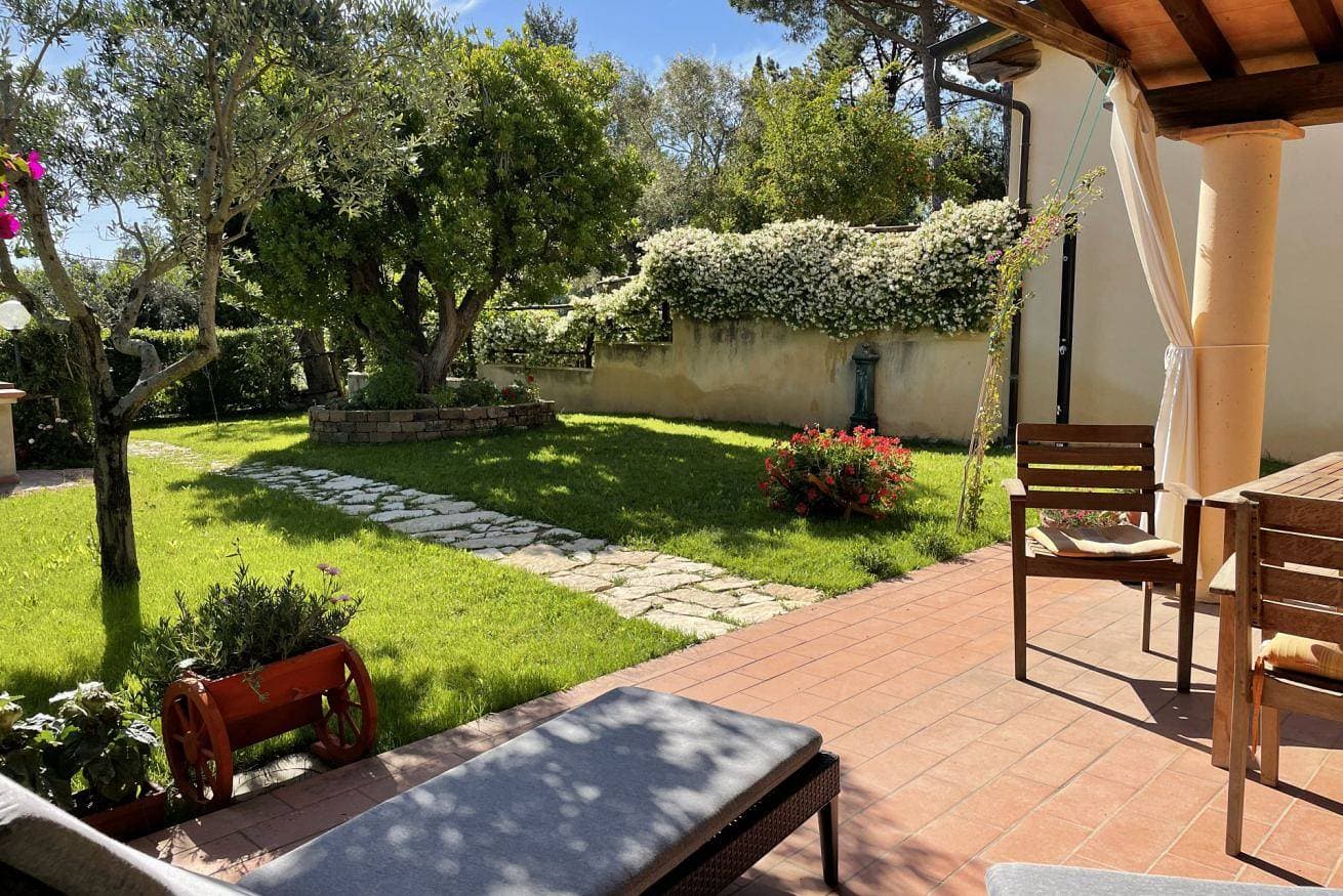 Foto 2 von 36: Casa Sophia, Pool mit Meerblick - Privater Garten, Grill und Parkplatz