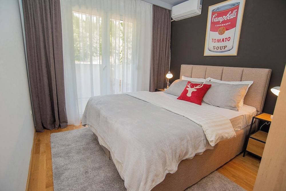 Foto 11 von 30: Stylish Two-Bedroom Apartment | Ljubovic Hill Park