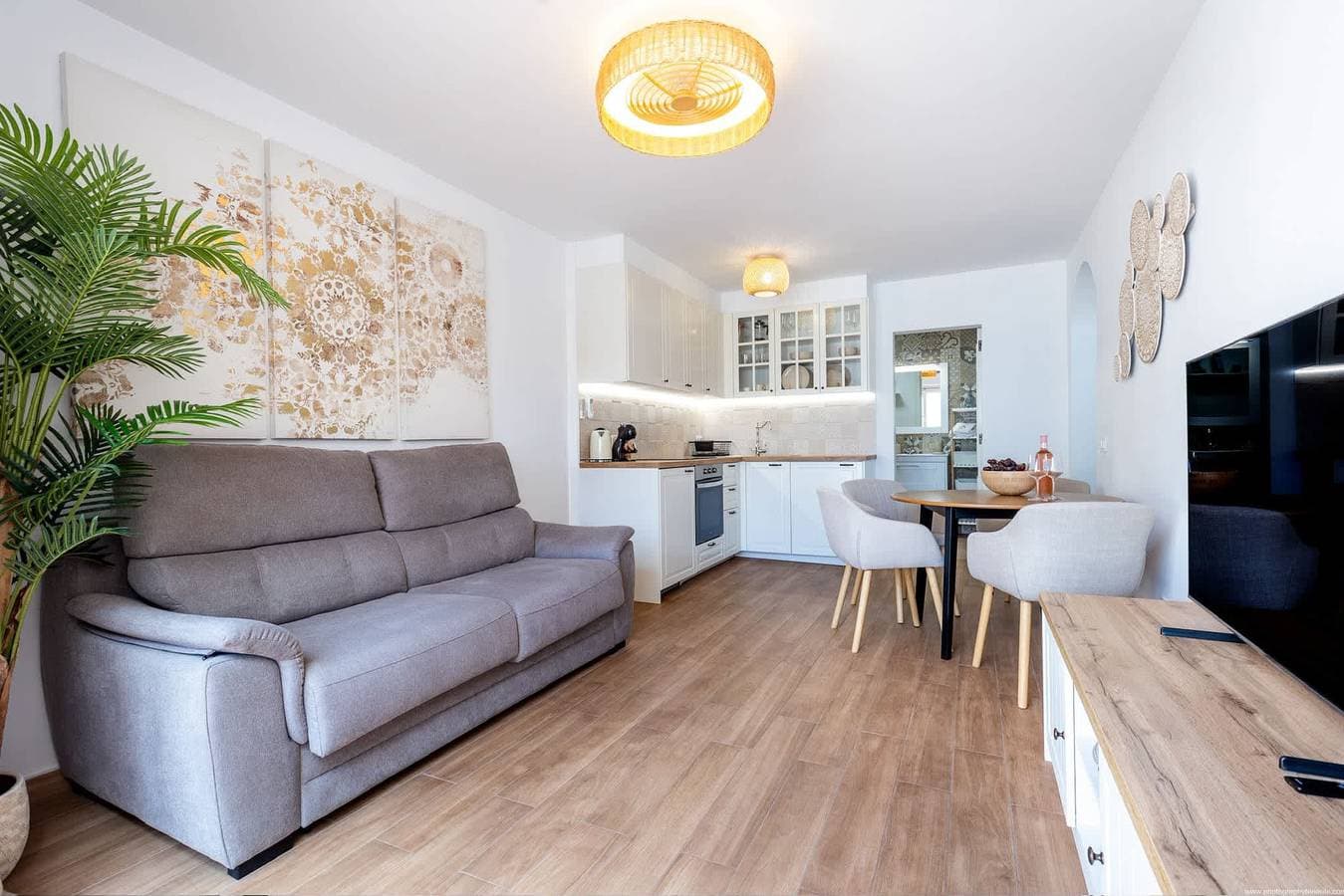 Foto 6 von 16: Ferienwohnung für 4 Personen mit Pool