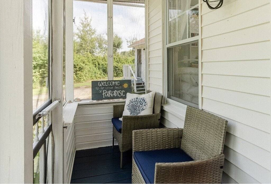 Foto 11 von 14: Charming Pine Point Oob Beach Cottage Kleines Haus, nur wenige Schritte vom Strand entfernt