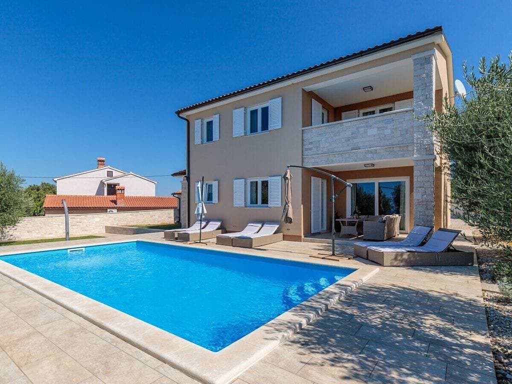 Foto 8 von 31: Villa in Sveti Lovrec mit Schwimmbecken