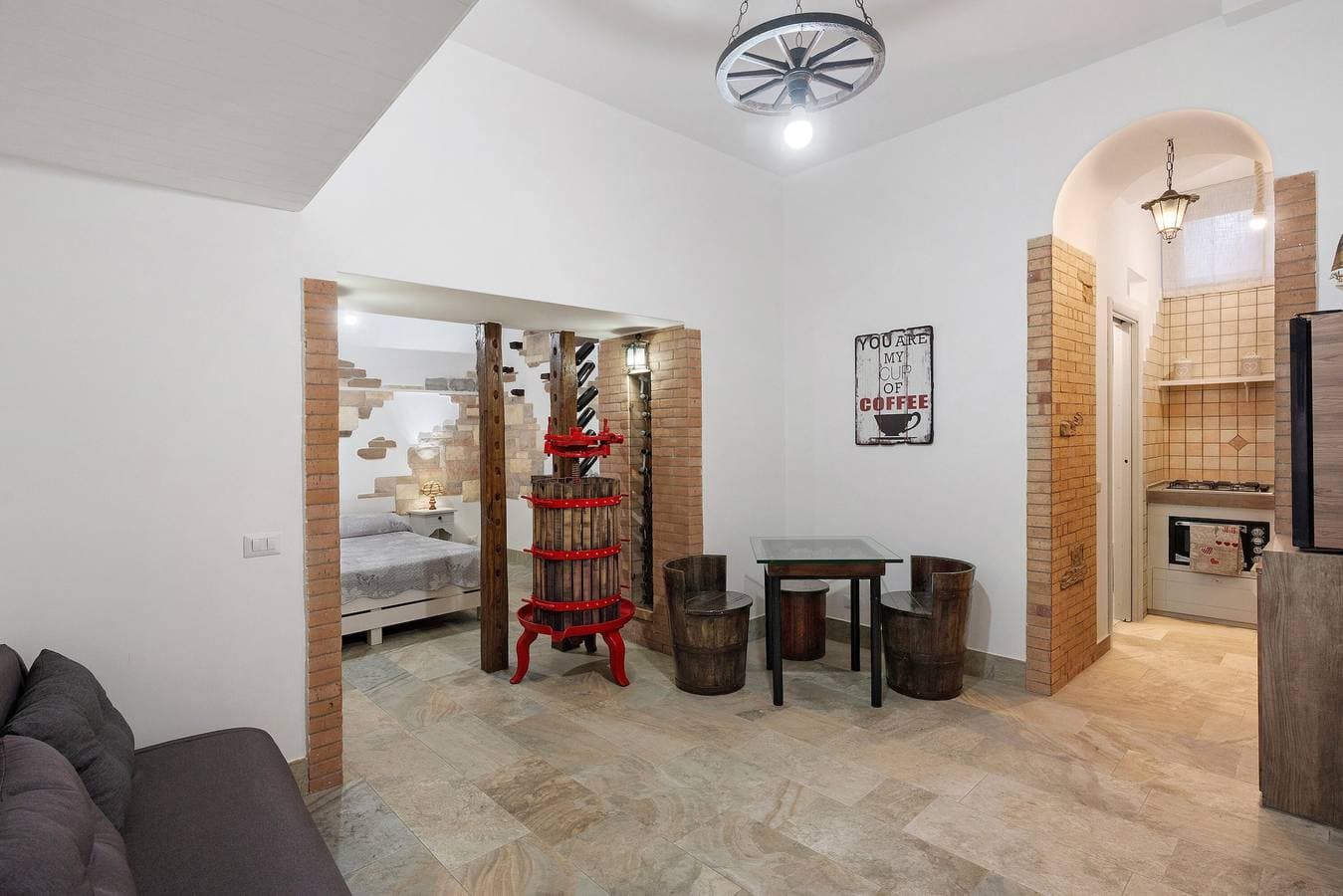 Foto 3 von 25: Ferienwohnung 'La Cantina Di Alba E Tramonto' mit Wi-Fi und Klimaanlage